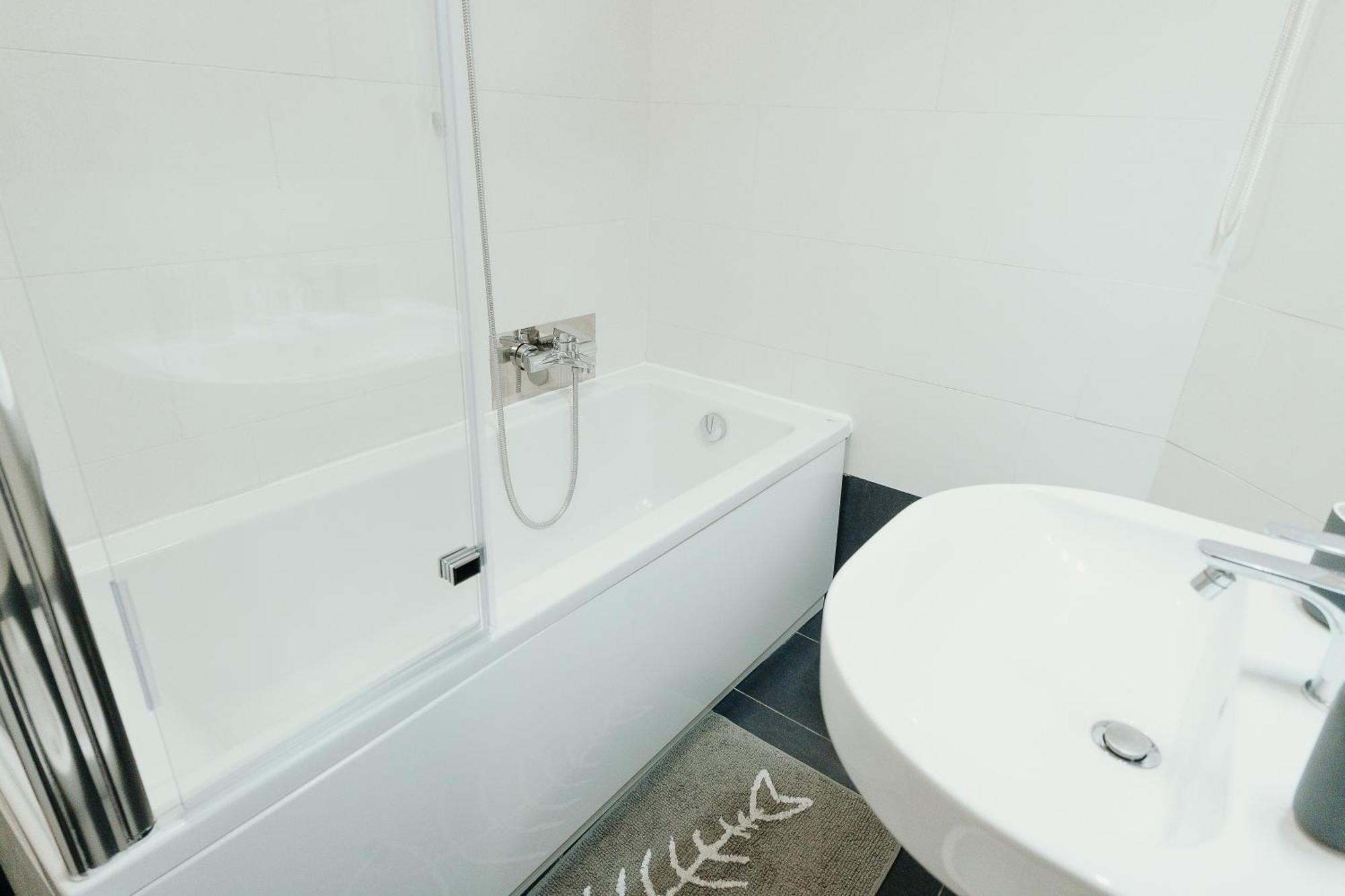 5Min Stazione Centrale Appartamento Con Terrazza Триест Екстериор снимка